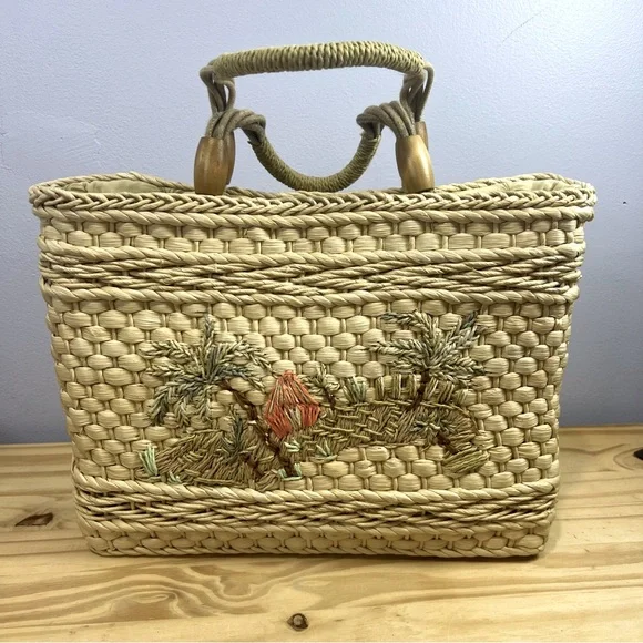 Fossil Straw Tote - Picture 1 of 10